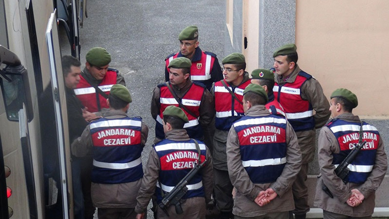 Darbe girişimi sanığı üç komutana ömür boyu hapis