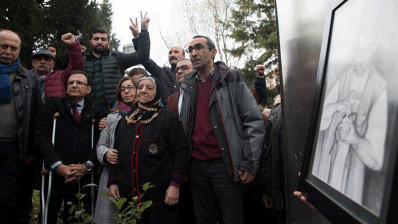 Metin Göktepe, mezarı başında anıldı