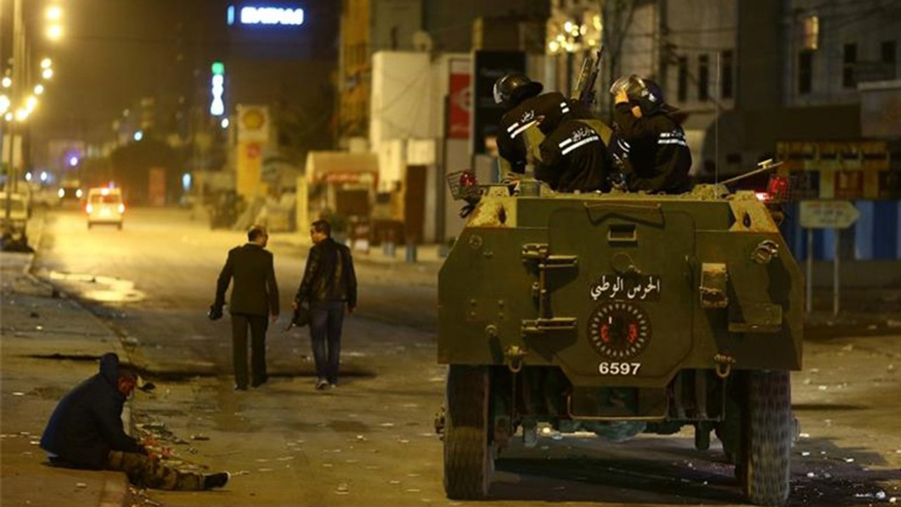 Tunus'ta vergi protestoları