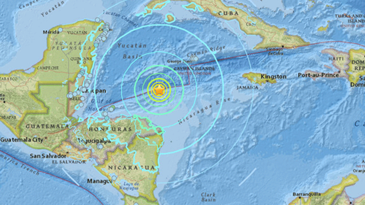 9 ülke sallandı, tsunami uyarısı geldi