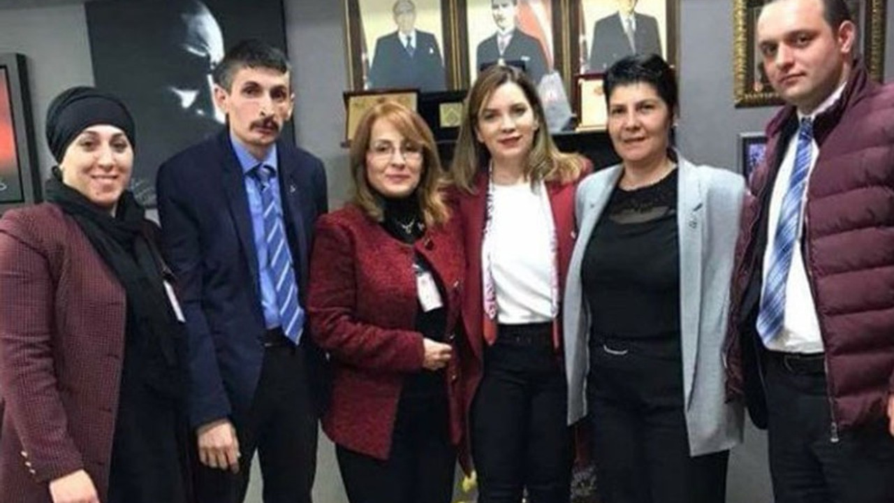 Bunlar da 'erkek Asena'lar: MHP kadın kollarına iki erkek atandı