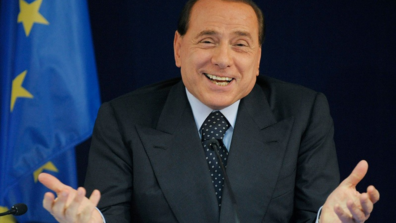 Berlusconi’ye ‘kara para’ soruşturması