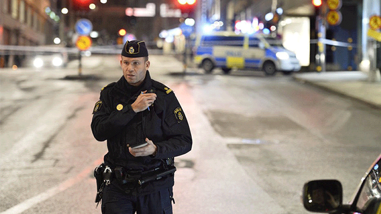 İsveç'te polis karakoluna bombalı saldırı