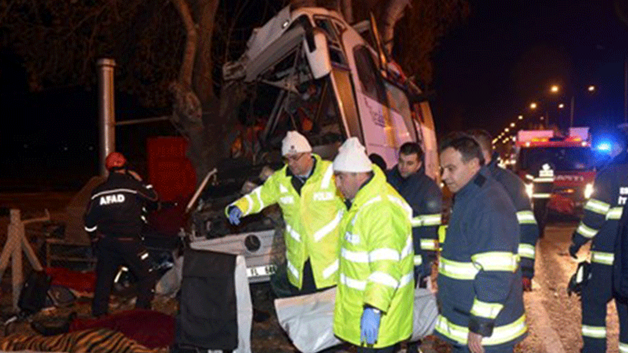 Eskişehir'de kaza: 13 ölü 42 yaralı