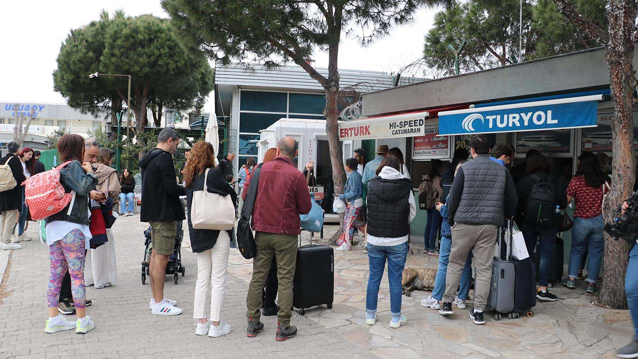 Kapıda vize uygulaması başladı: Yunan adaları için bayram yoğunluğu