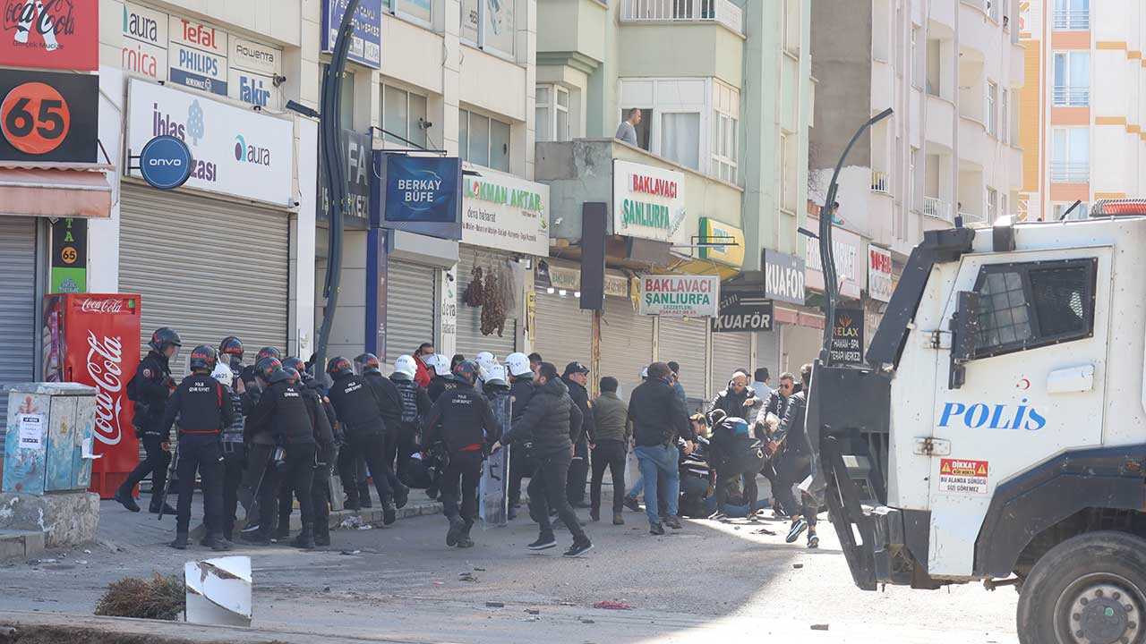 Van'daki mazbata protestolarında 30 kişi tutuklandı