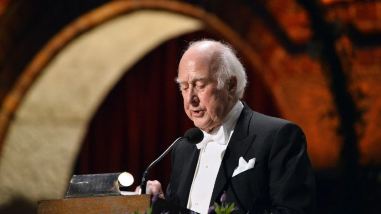 Nobel ödüllü fizikçi Peter Higgs, 94 yaşında vefat etti