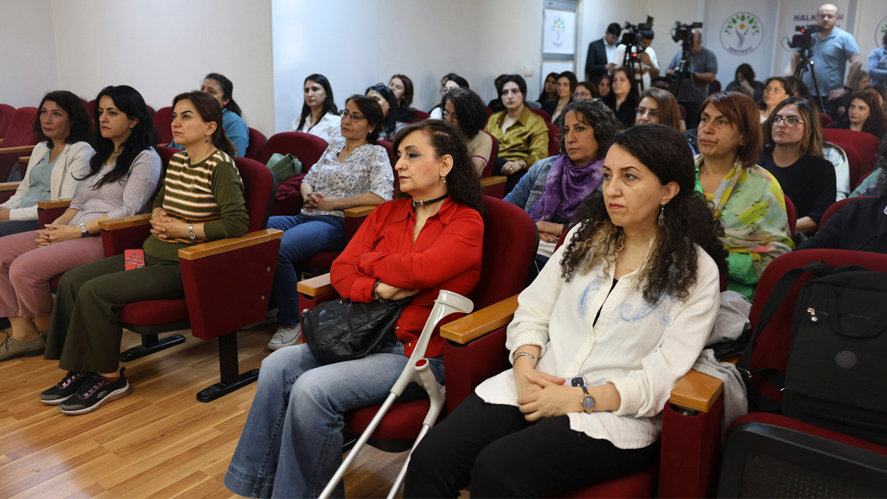 DEM Parti Kadın Meclisi: Kadınlar coğrafyayı mora boyadı