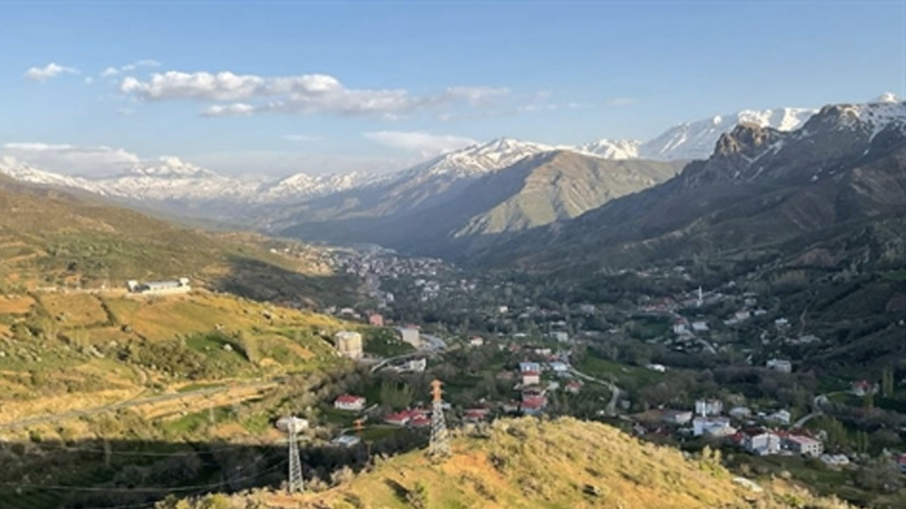 Deprem uzmanlarından Hakkari'de inceleme: Yüksekova-Şemdinli fayının 7'lik deprem üretme potansiyeli var