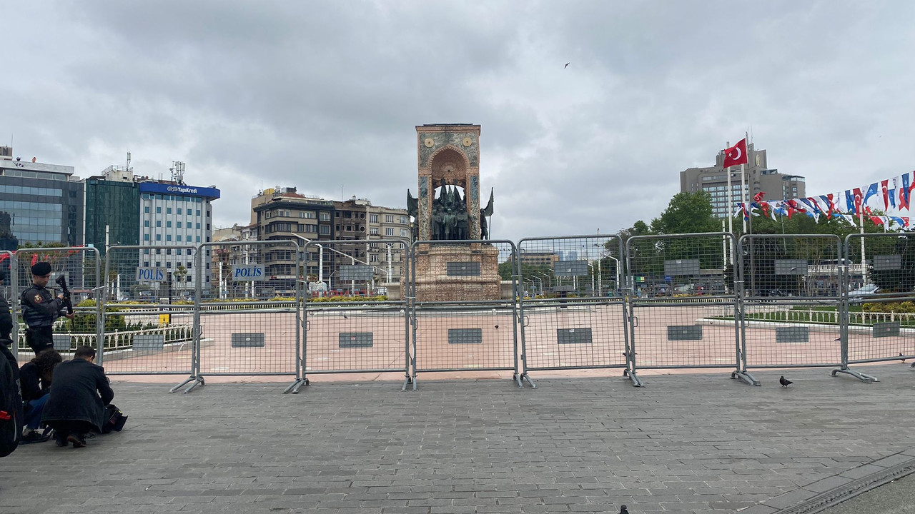 1 Mayıs’a bir gün kala polis ablukası: Taksim Meydanı bariyerlerle kapatıldı