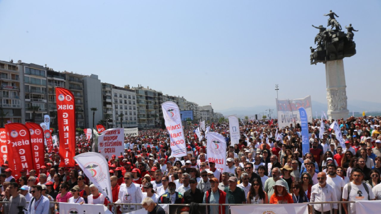 İzmir Gündoğdu Meydanı'nda 1 Mayıs kutlamaları: 'Taksim’de düşene dövüşene bin selam'