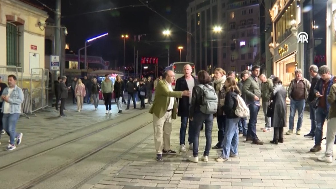 Taksim Meydanı'na çıkan yollar trafik akışına açıldı