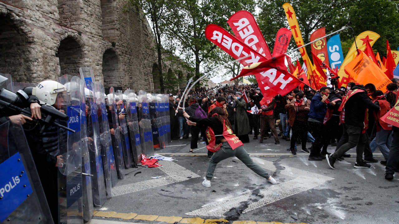 İstanbul'da evlere 1 Mayıs baskınları: Çok sayıda gözaltı var