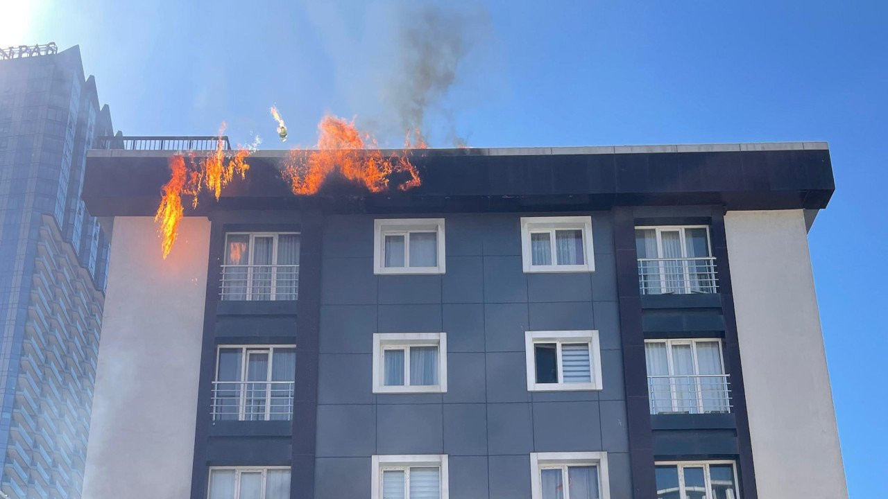 Anlaştığı müteahhitten daireleri alamayınca binayı ateşe verdi