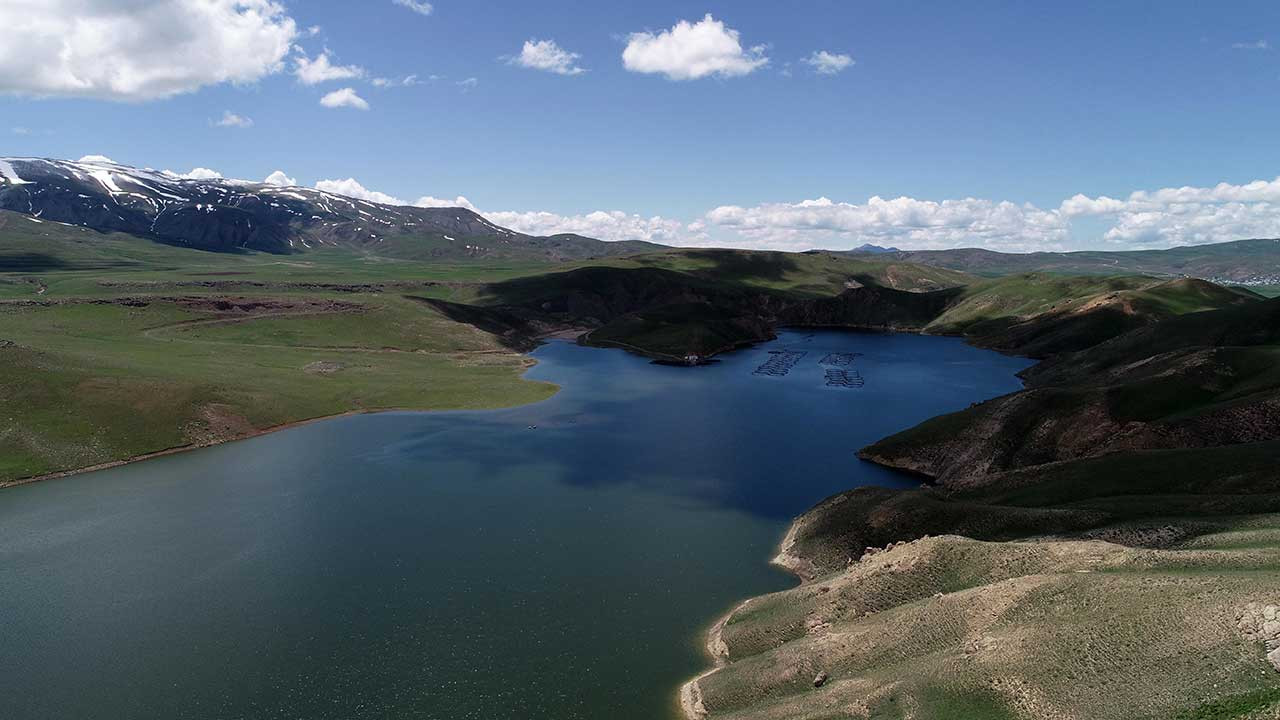 Van'da yağışlar yüz güldürdü: Barajlar doldu