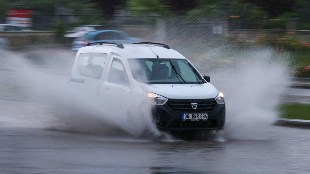 Meteoroloji'den sarı kodlu uyarı: Gök gürültülü sağanak bekleniyor