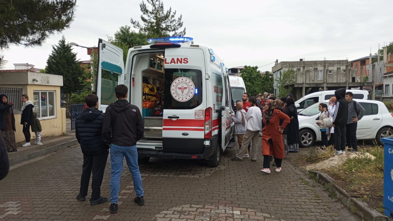 Okulda biber gazı kapsülü patladı, 25 öğrenci hastanelik oldu