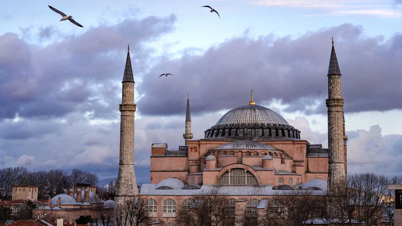 Ayasofya’nın restorasyonu Erdoğan'ın arkadaşının şirketine gitti