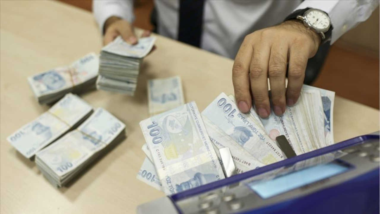 Bütçe 7 ayda 844 milyar lira açık verdi