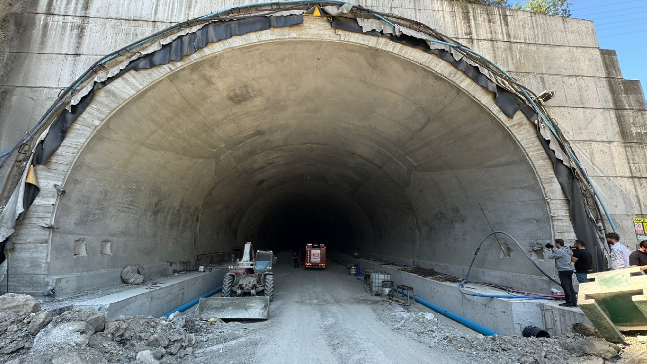 Trabzon'da tünel inşaatında iskele çöktü: Bir işçi yaralandı