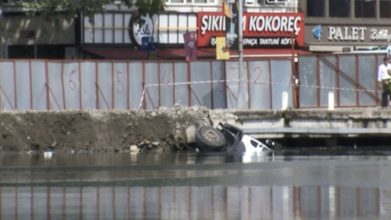 Sarıyer’de hafriyat kamyonu denize düştü