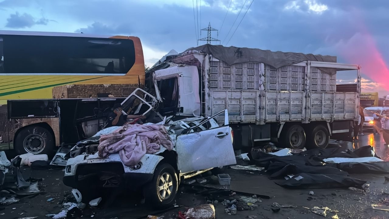 Mersin'deki kazaya karışan yolcu otobüsü şoförü tutuklandı