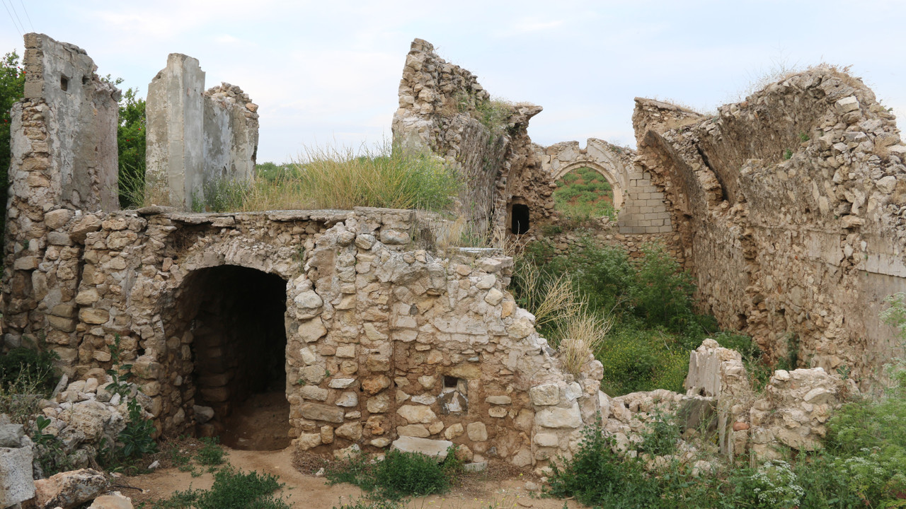 Kaderine terk edilen Deyr Mor Yakup Manastırı restore edilecek