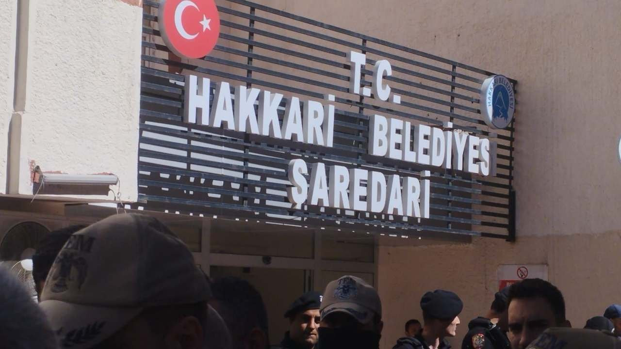 Hakkari'de kayyıma giden yolu 'Annemin Gözyaşları' ile açmışlar