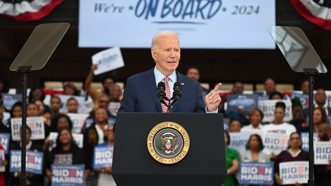 Biden, ABD-Meksika sınırını göçmen girişine kapatan kararı duyurdu