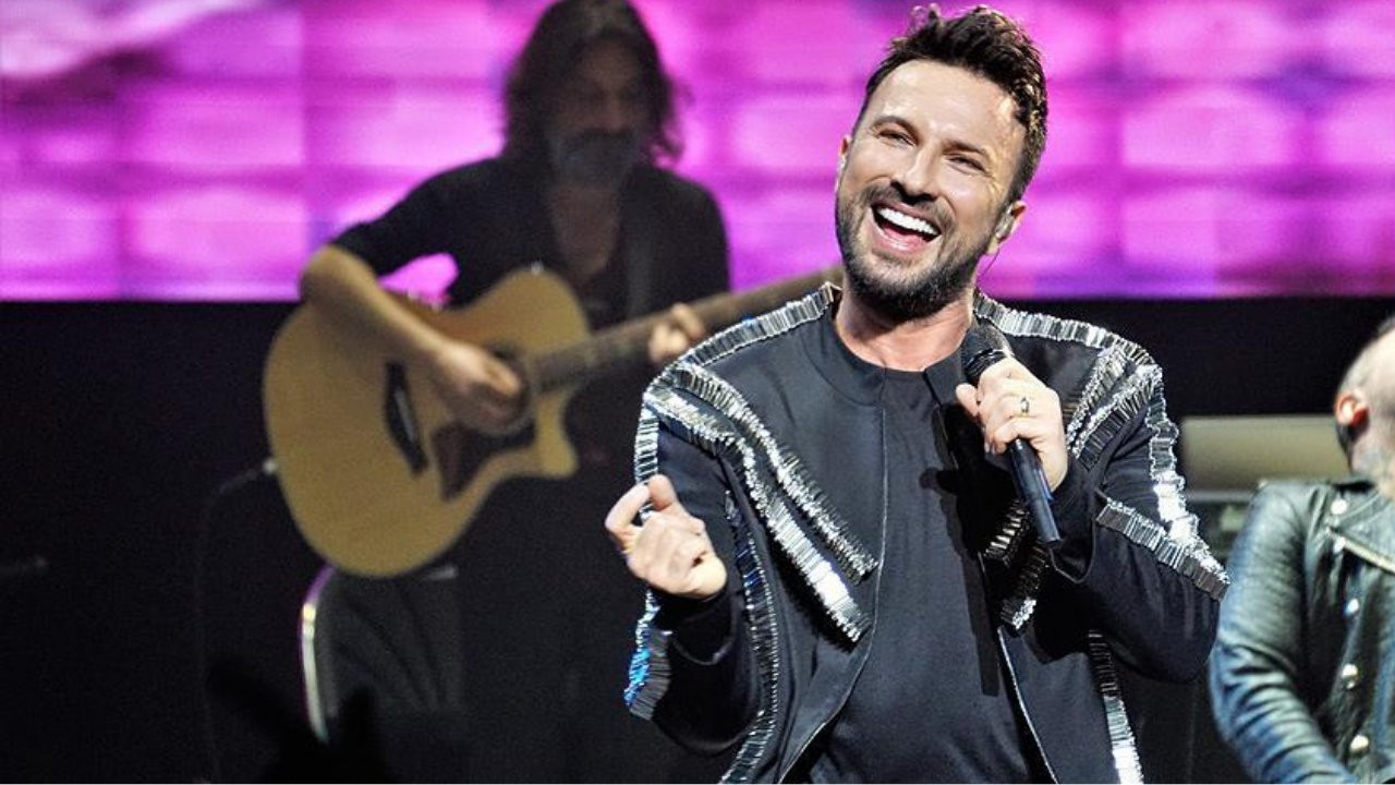 Tarkan yeni şarkısından kısa bir bölümü paylaştı