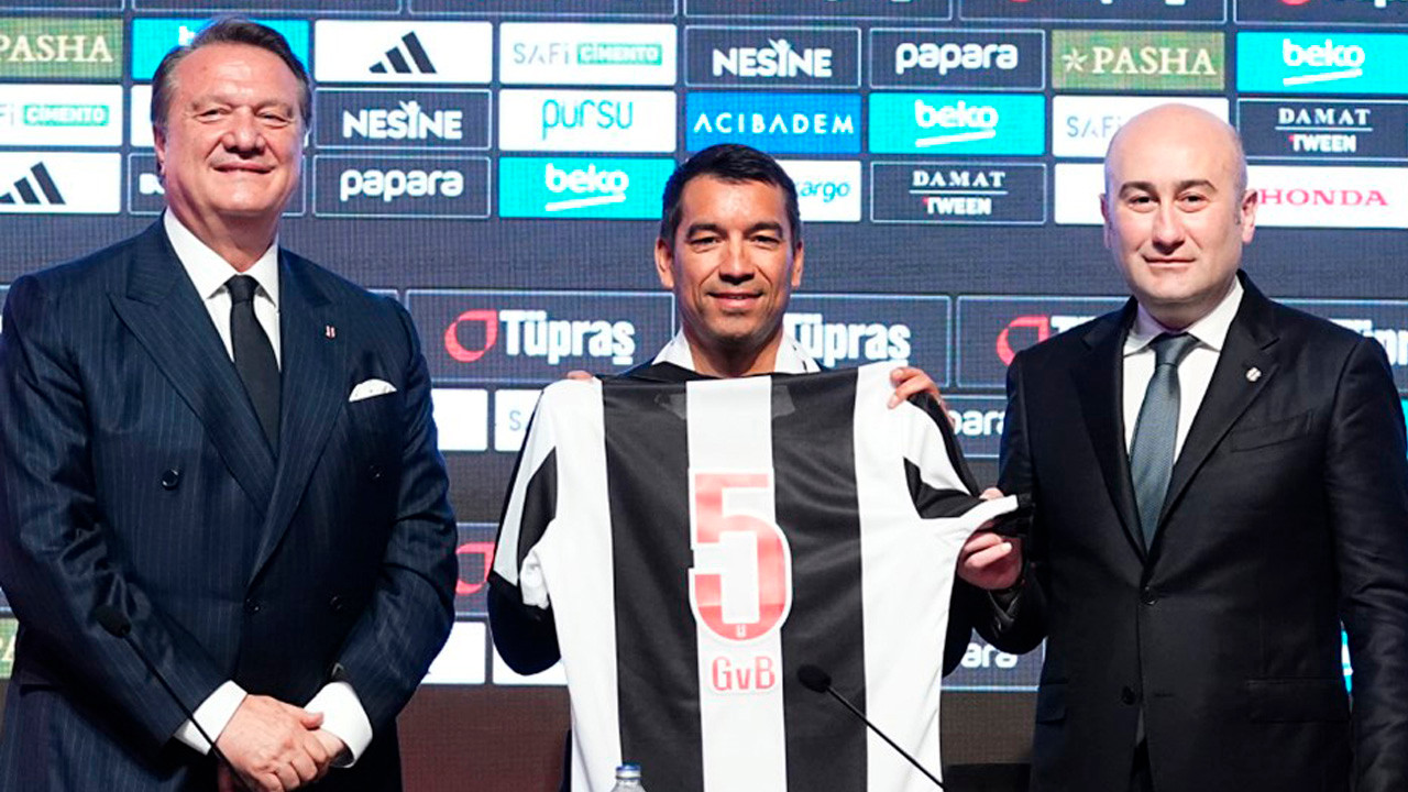 Giovanni van Bronckhorst Beşiktaş'a imzayı attı: Oyun planını açıkladı