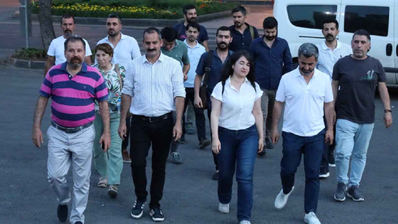 'Kayyım nöbetleri' 12'nci gününde: 'Hakkari Belediyesi'ni geri alıncaya kadar eyleme devam edeceğiz'