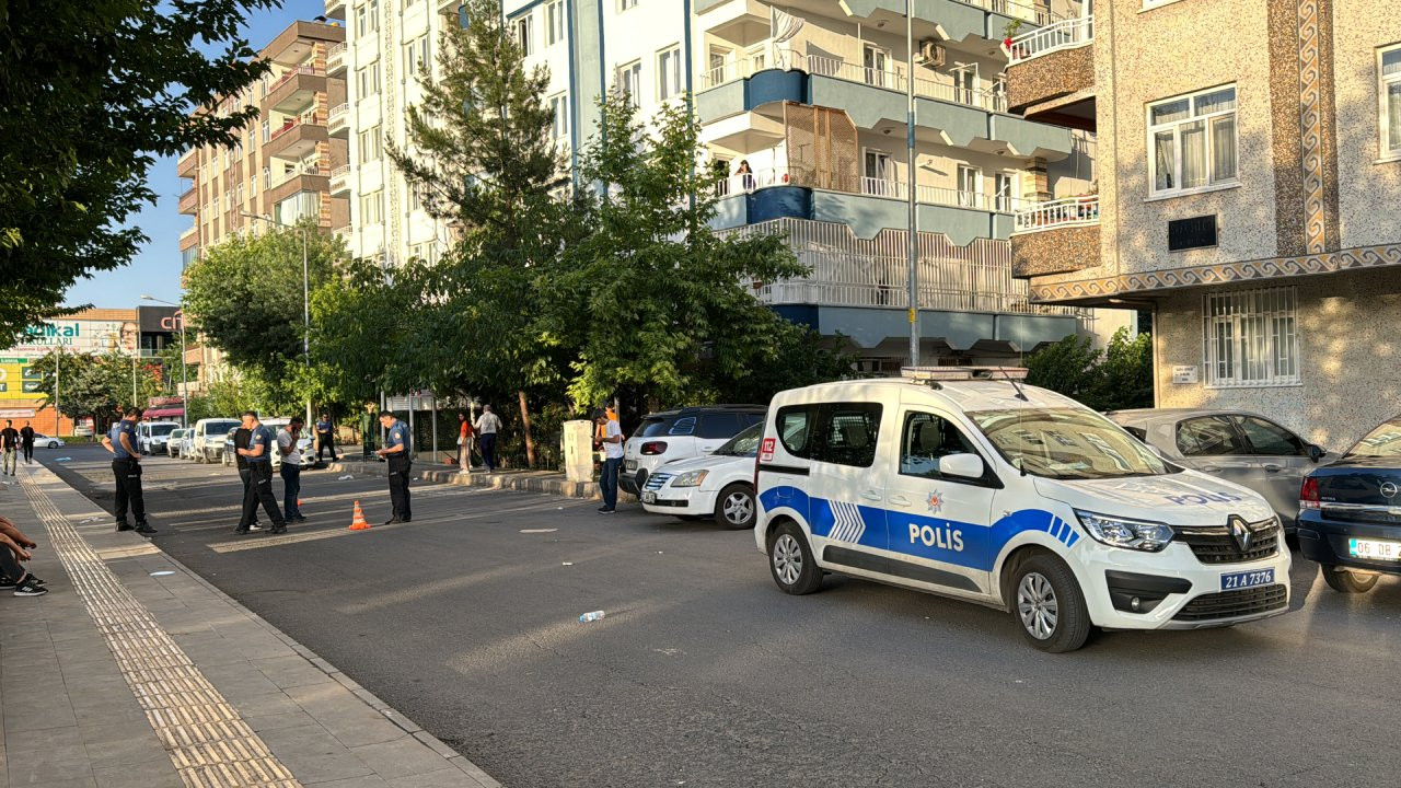 Diyarbakır'da silahlı saldırı: İki yaralı