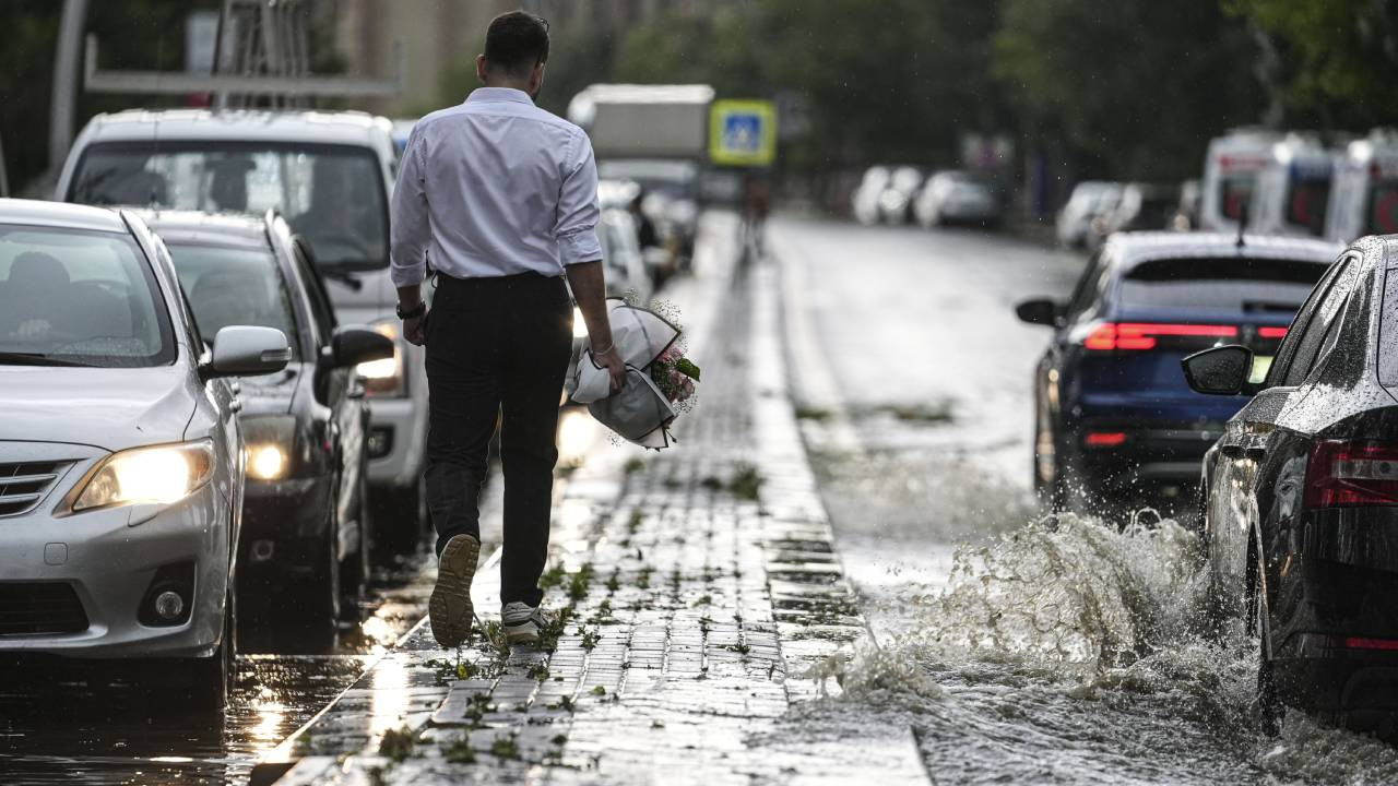 20 Haziran Perşembe hava durumu: Meteoroloji'den kuvvetli rüzgar ve sağanak uyarısı