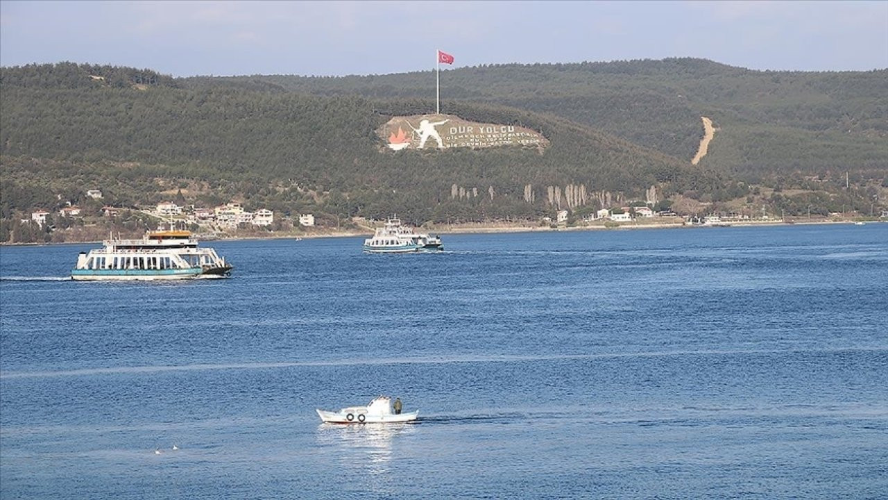 Tanker arıza yaptı, Çanakkale Boğazı'nda gemi trafiği askıya alındı