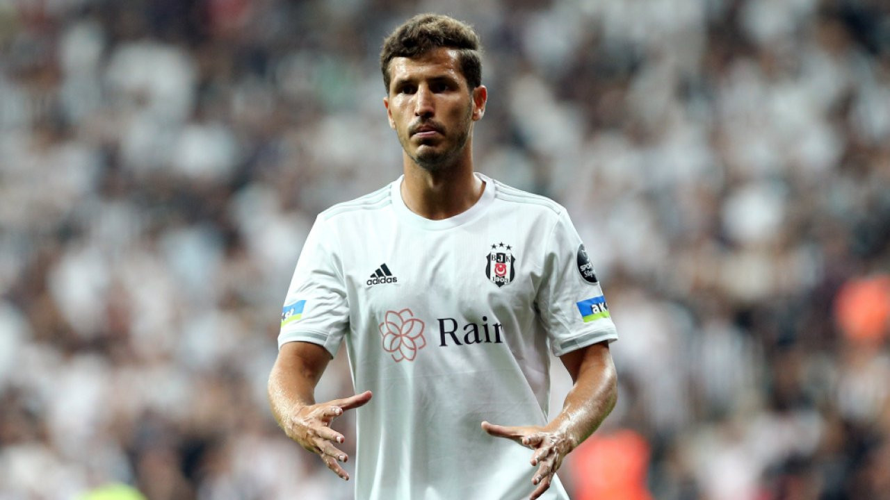 Beşiktaş, Salih Uçan’ın sözleşmesini yeniledi