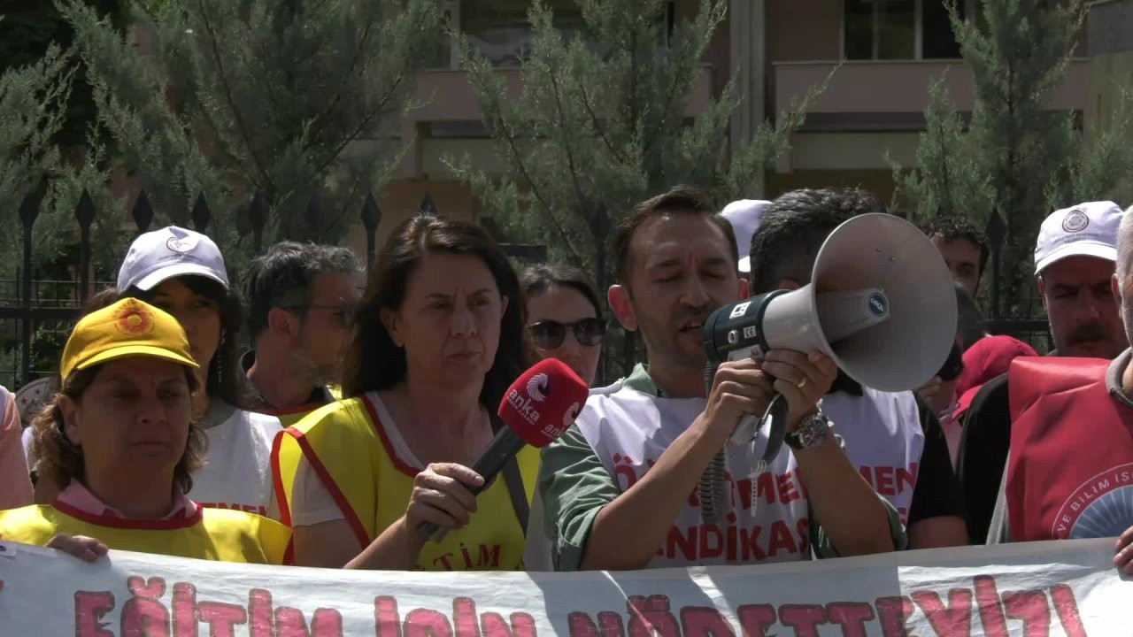 Eğitim-Sen ve Özel Okul Öğretmenleri Sendikası'ndan taban maaş talebi