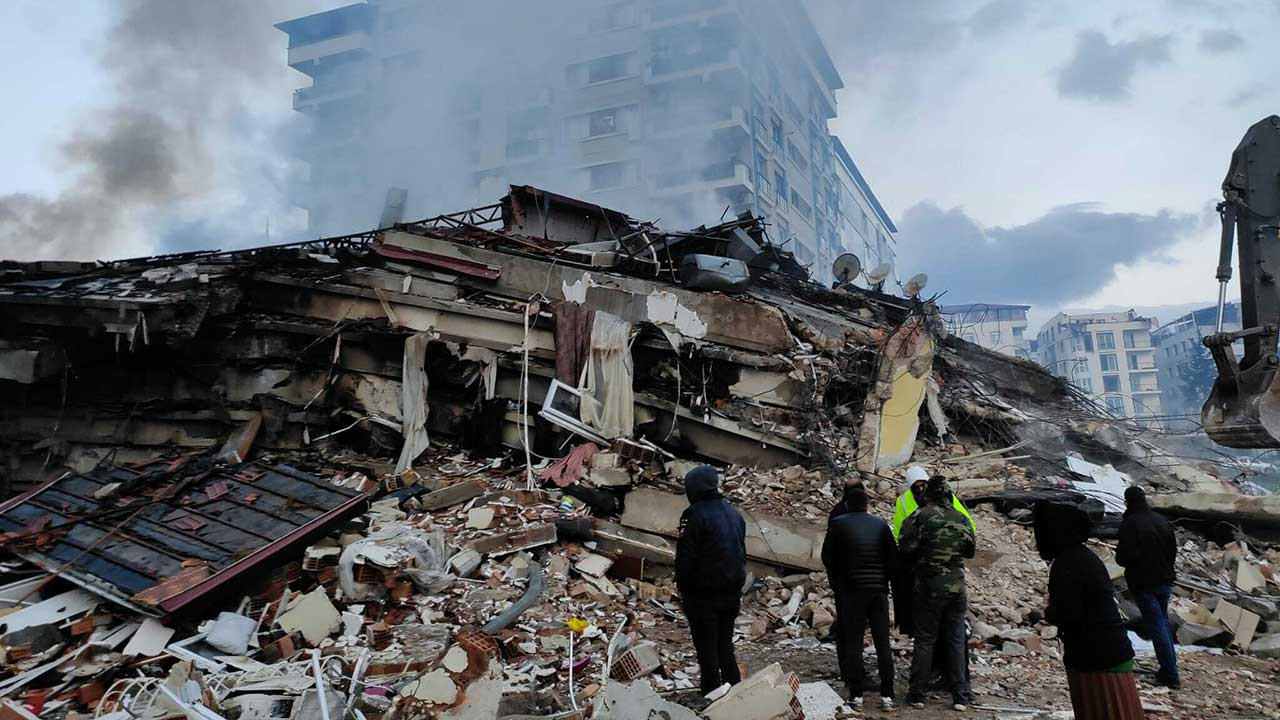 Depremin üzerinden 18 ay geçti hâlâ iddianameler hazırlanmadı