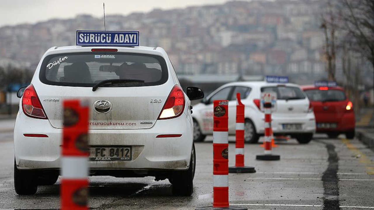 Ehliyet sınavında değişiklik yapıldı: Ceza 2 yıldan 5 yıla çıkarıldı