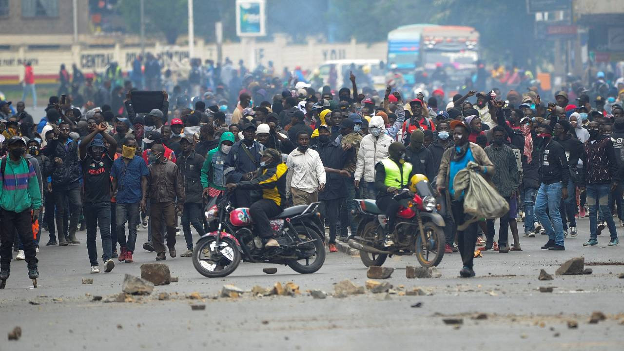 Kenya'da protestocular vergi artışlarının geri çekilmesine rağmen başkanın istifasını istiyor: Nairobi'de gösteriler yasaklandı