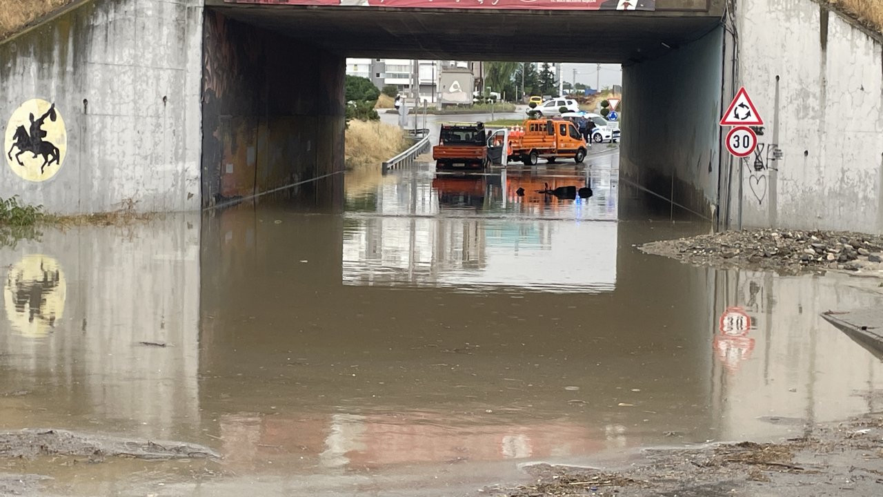 Bolu'da sağanak nedeniyle alt geçitleri su bastı