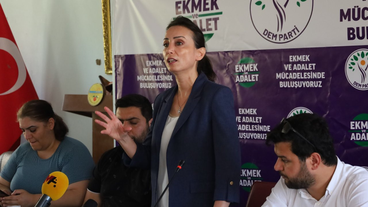 Hatimoğulları, Hatay'da çiftçilerle buluştu: 'İktidarın bütün politikalarını alaşağı etmek zorundayız'