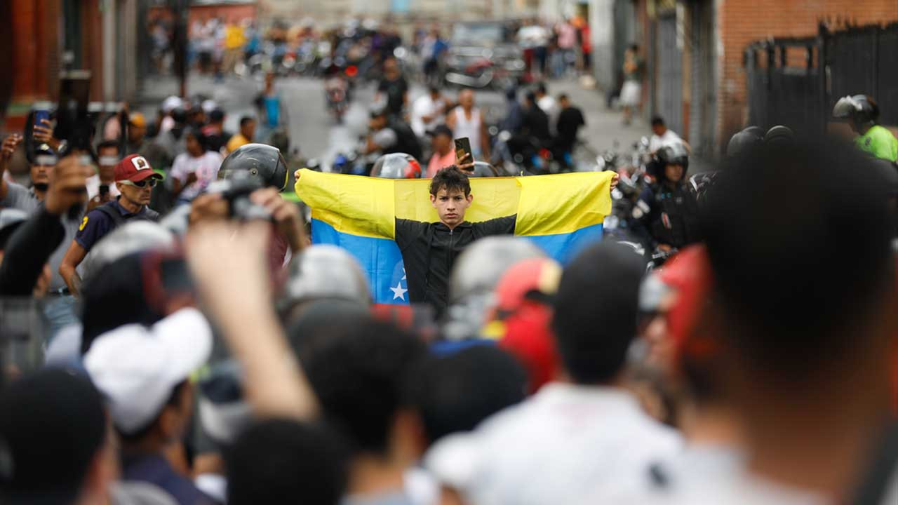 Venezuela'da seçim protestolarında ölenlerin sayısı 11'e çıktı