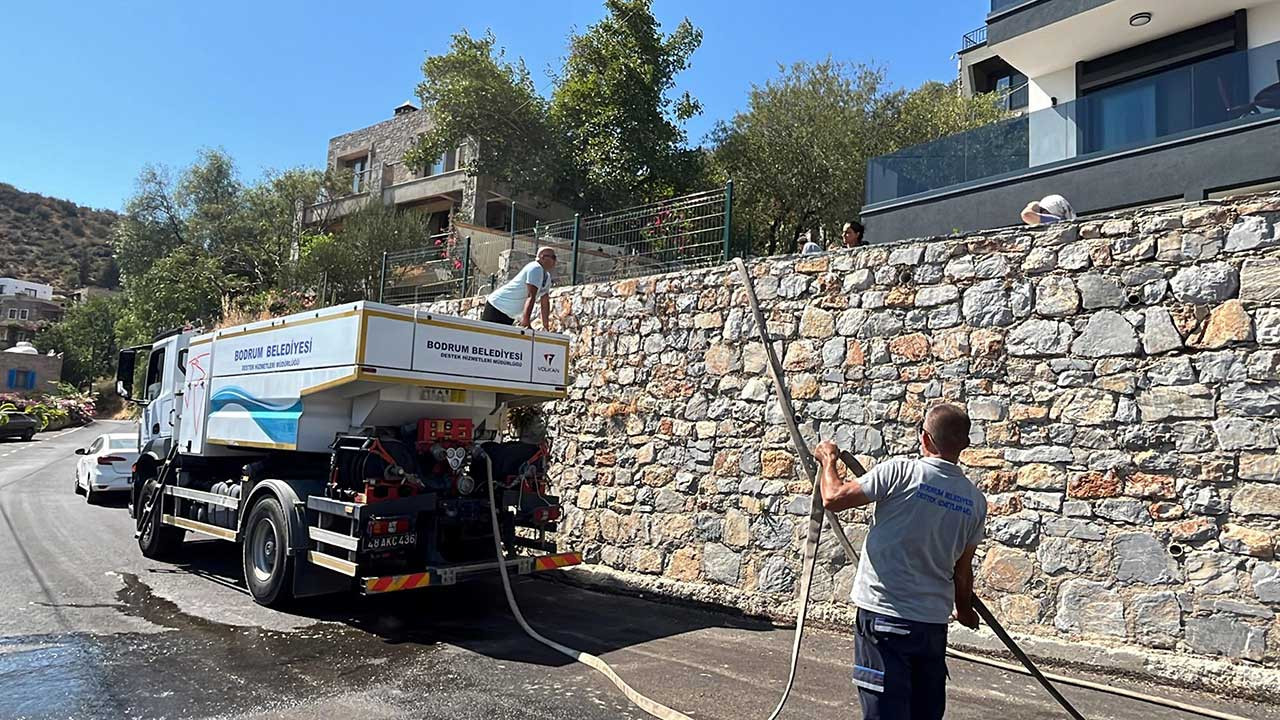 Bodrum'da tankerle su dağıtımı