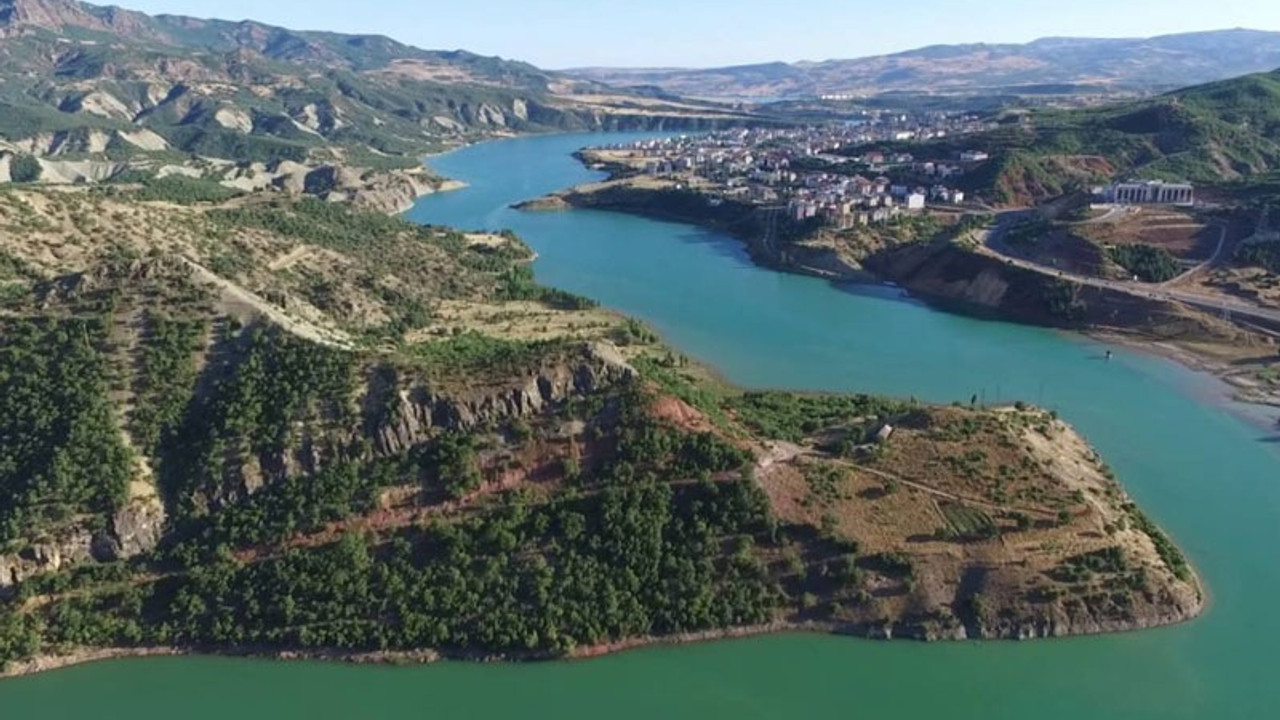 Munzur Vadisi'nde baraj yapan firma iki projeden çekildi