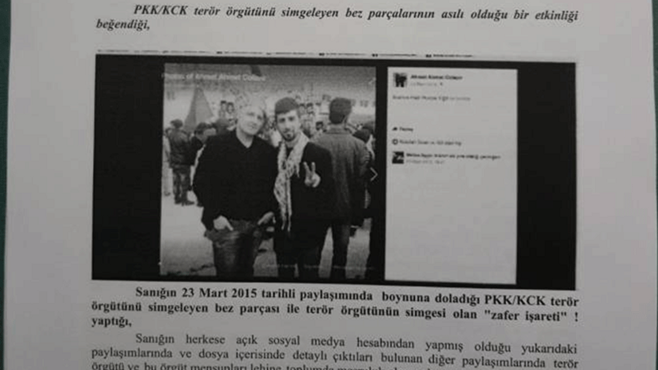 Mahkeme zafer işaretini 'PKK simgesi' saydı