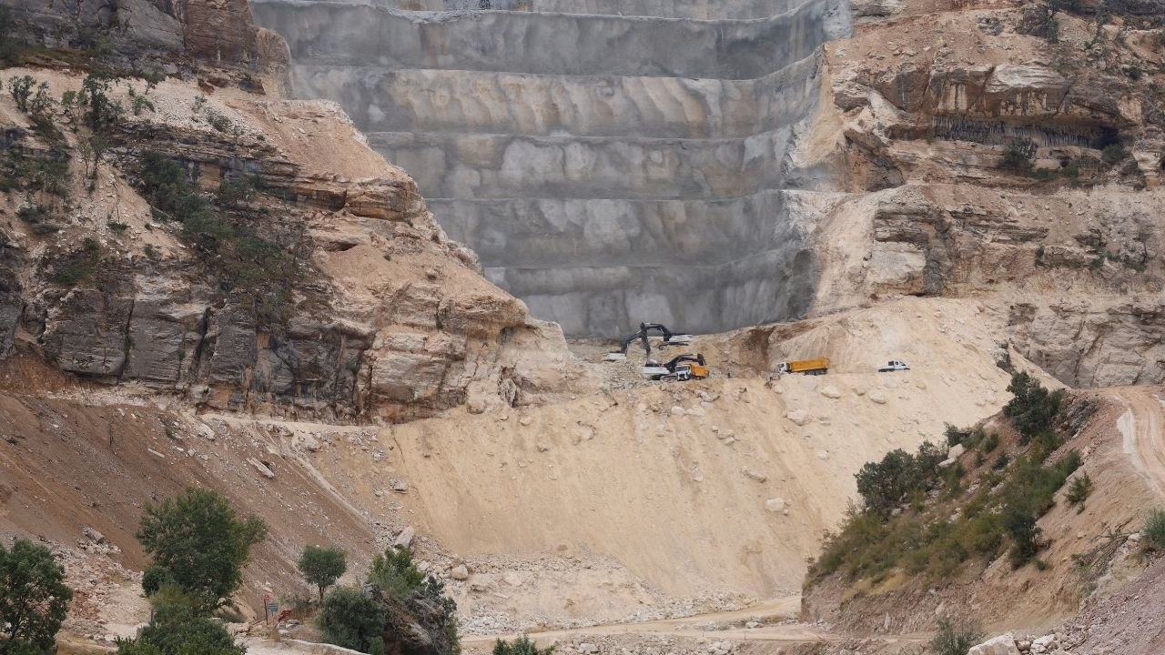 Silvan Barajı inşaatı Godernê Vadisi'ni yok ediyor: Ağaçlar kesildi, köprü zarar gördü