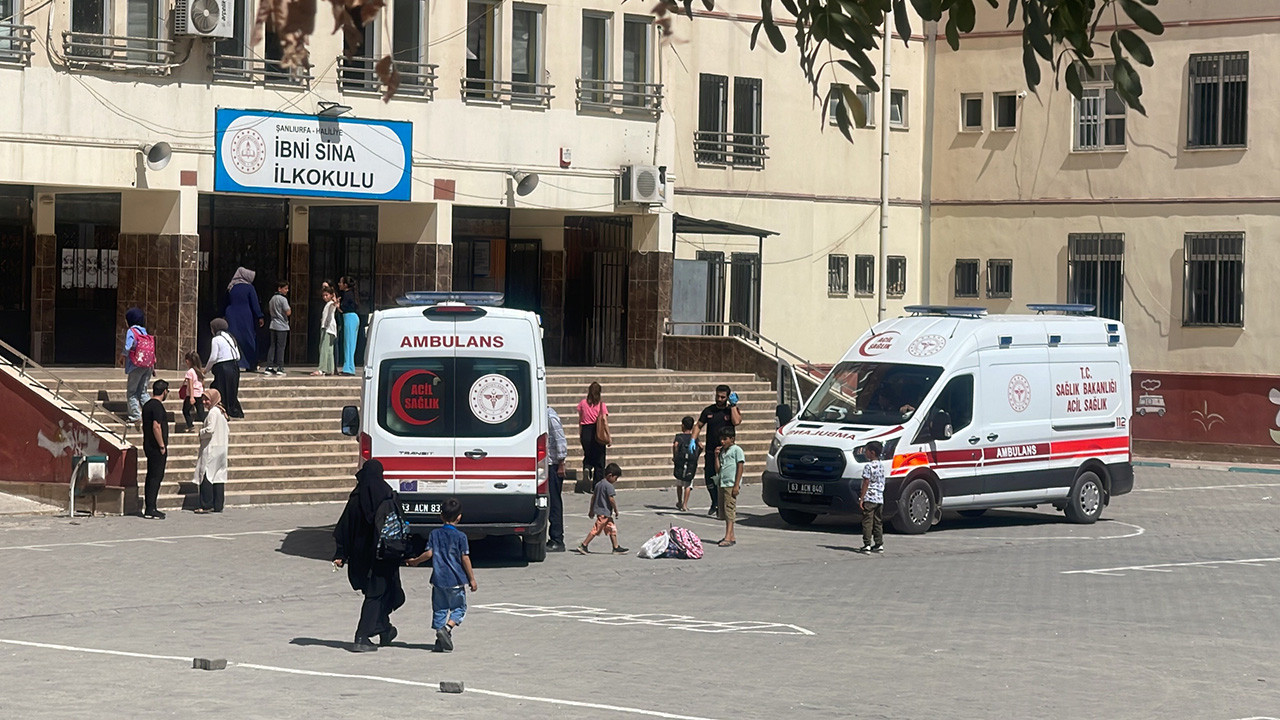 Urfa'da 15 öğrenci gıda zehirlenmesi şüphesiyle hastaneye kaldırıldı