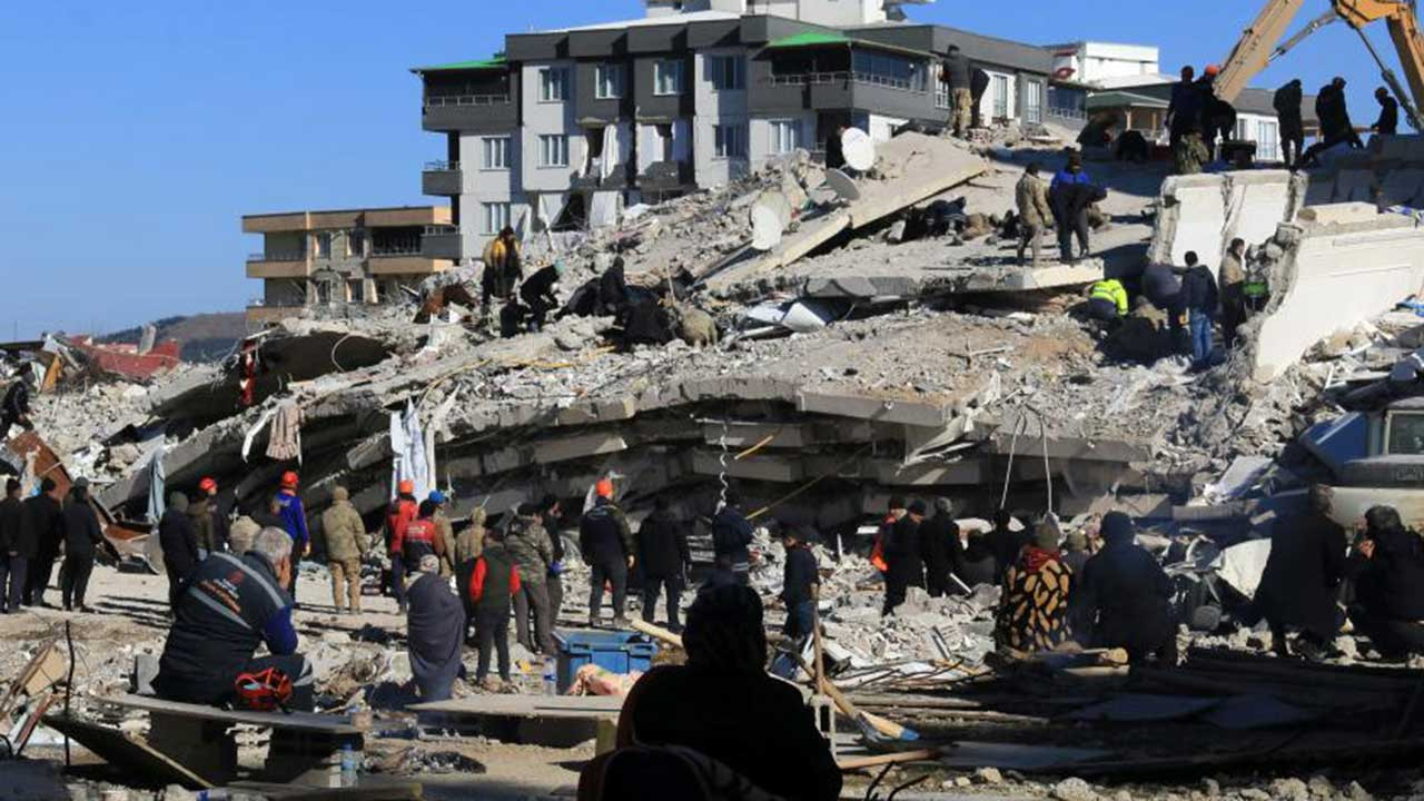 Gözde Apartmanı müteahhiti suçu depreme attı: Büyüklüğü araştırılsın