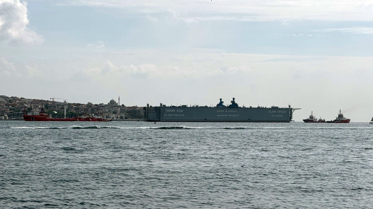 İstanbul Boğazı'nda gemi trafiği çift yönlü askıya alındı